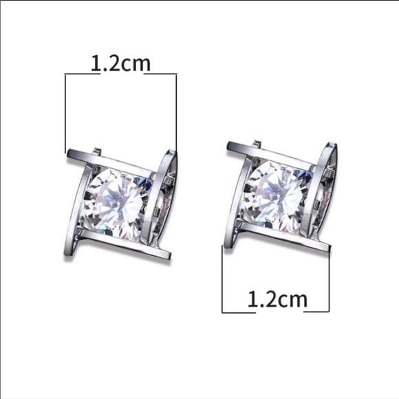 💎NEW 3D Silver Cage Diamond Stud Earrings - Picture 5 of 7